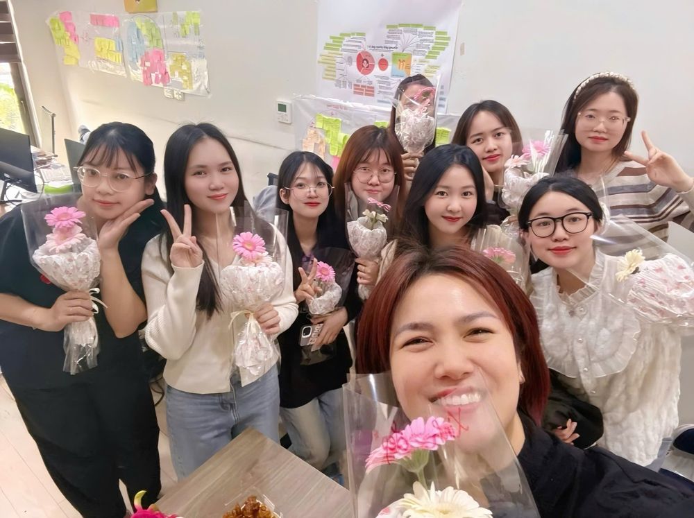 Team KITA BOOKS họp nhóm